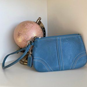 Coach Vintage Leather Blue Wristlet